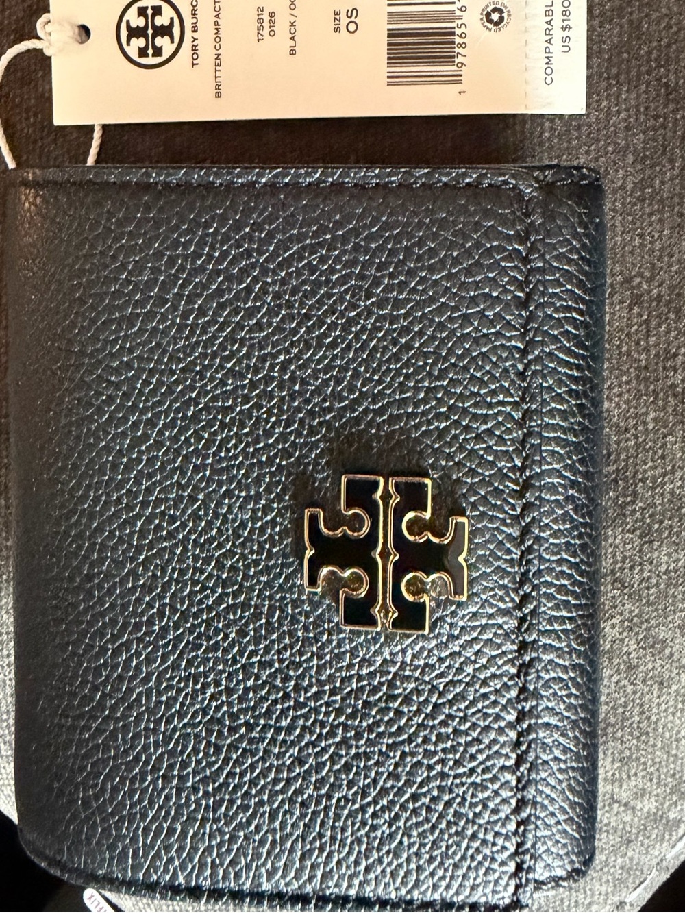 Tory Burch Britten Compact Wallet in black pebbled leather. - Picture 2 of 13